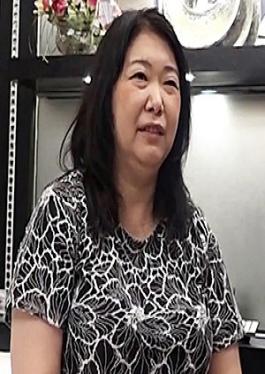 CON-037 Studio  Marie